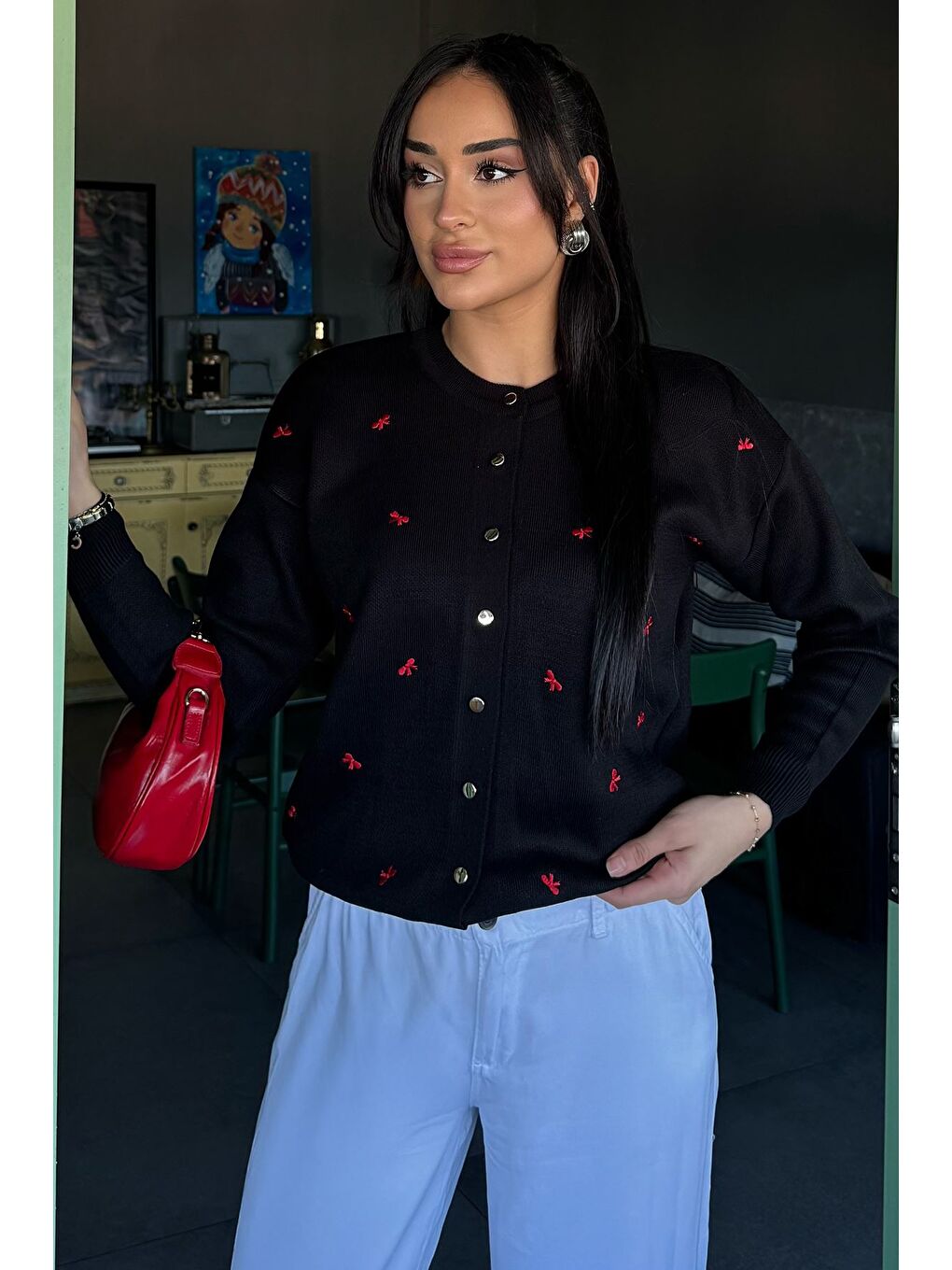 Siyah Kadın Fiyonk Nakışlı Triko Hırka-1