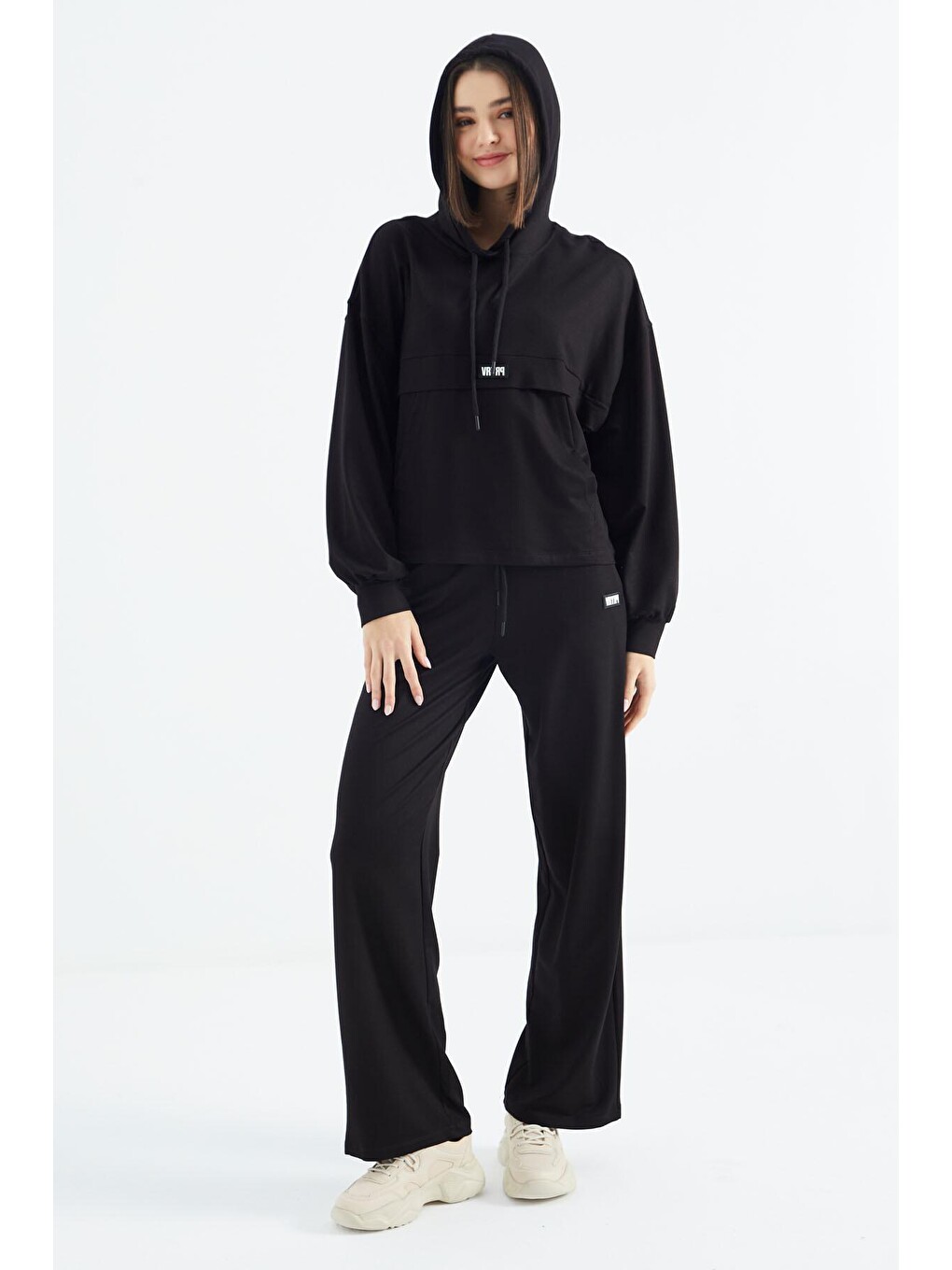 Siyah Kapüşonlu Cep Detaylı Geniş Paça Oversize Eşofman Takım - 02372