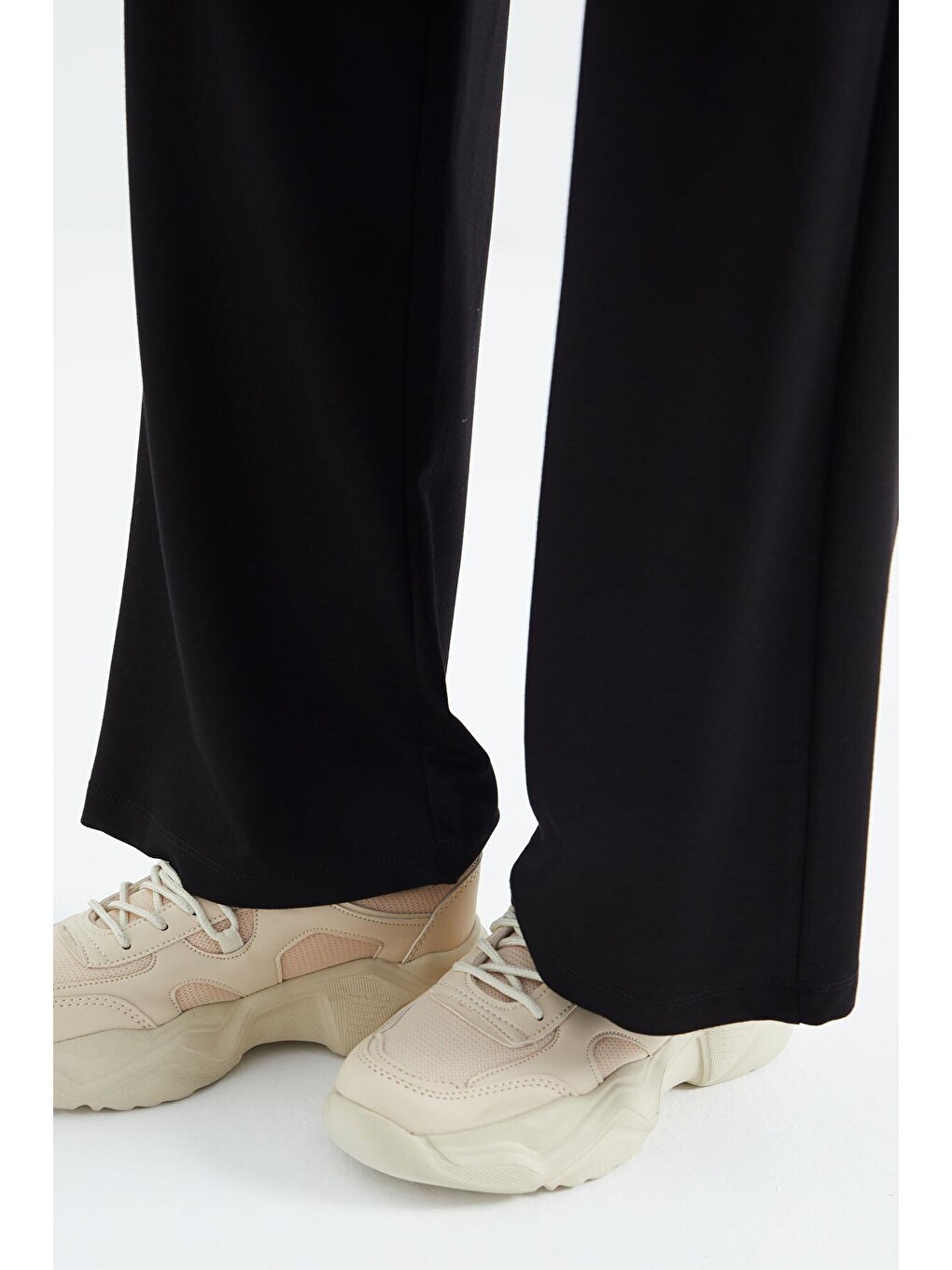 Siyah Kapüşonlu Cep Detaylı Geniş Paça Oversize Eşofman Takım - 02372-4