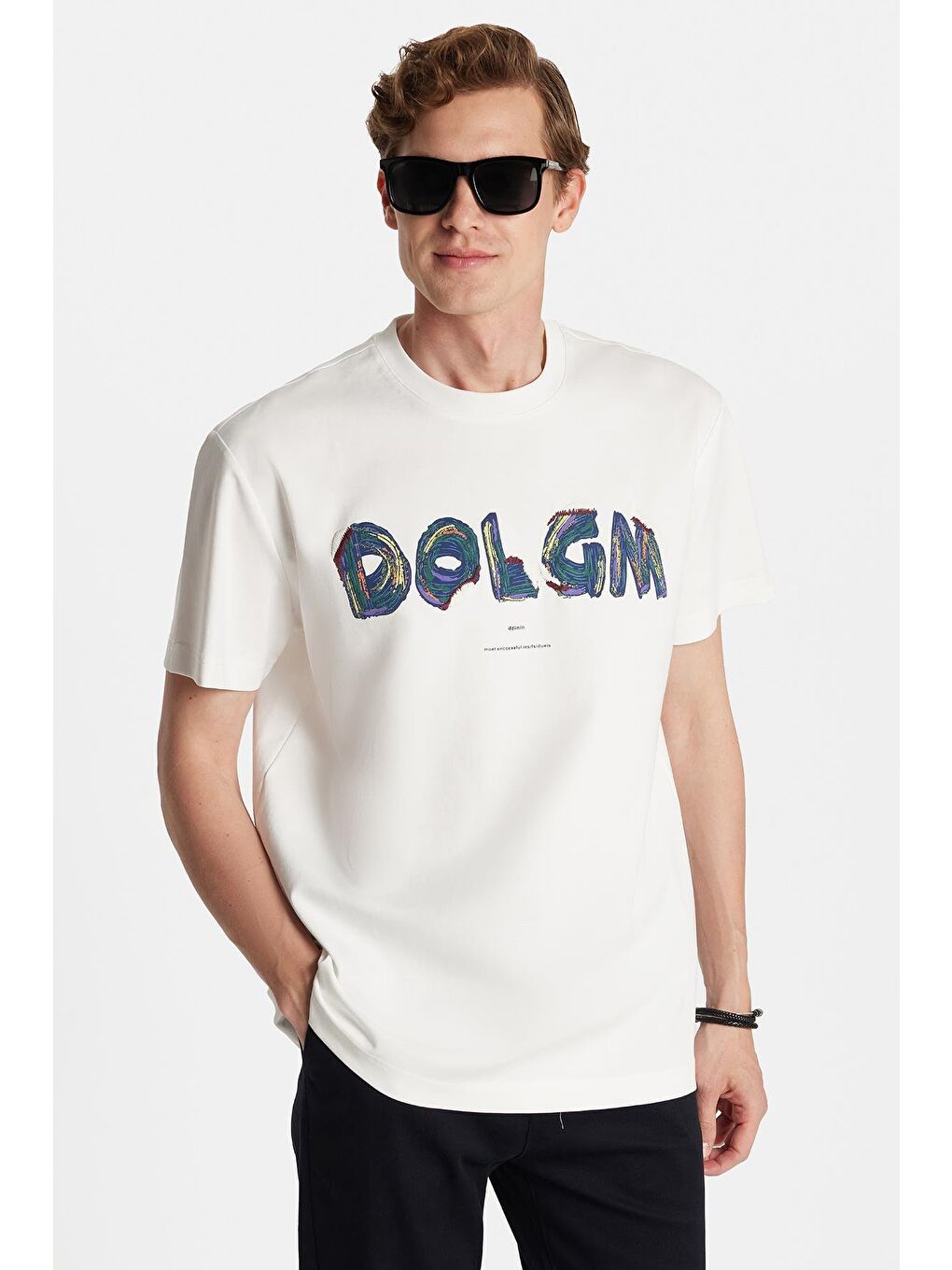 Relax Fit Rahat Kesim Pamuklu Ön Baskı Ve Nakış Detaylı Bisiklet Yaka Ekru Erkek Tişört-3