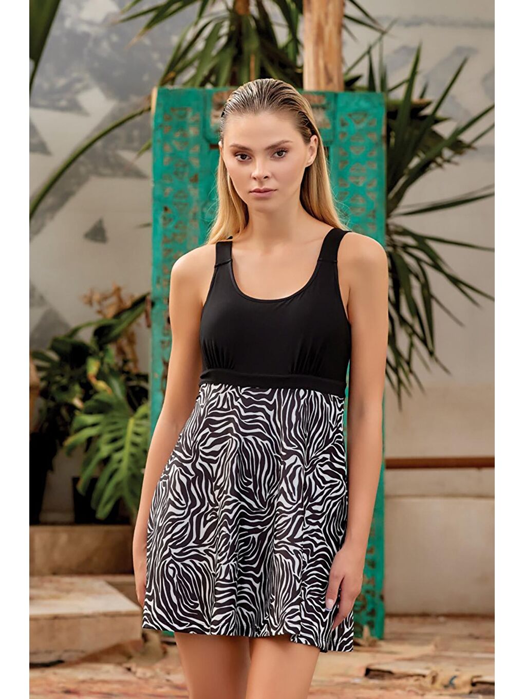 Sıfır Kol Mayo Yarı Kapalı Mayo Melly 3592 Siyah