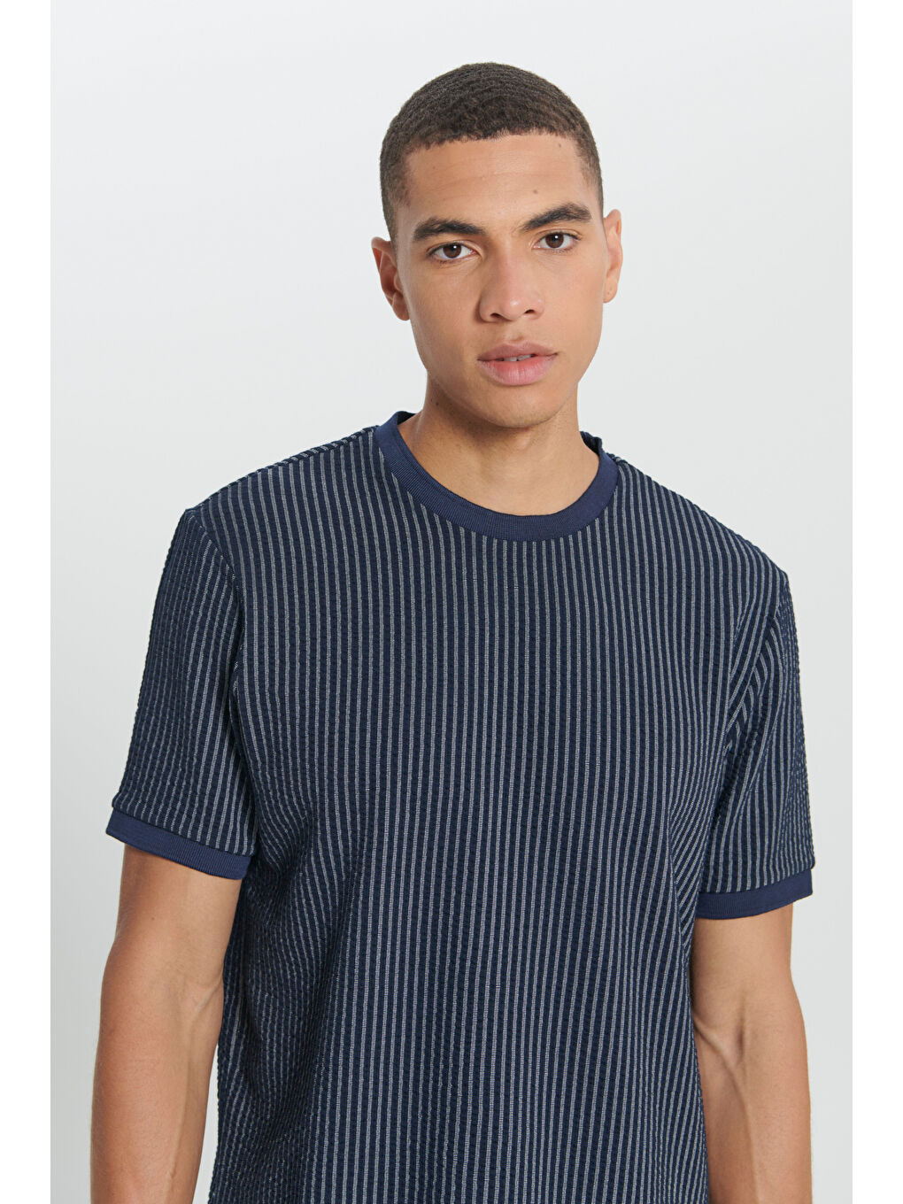 Erkek Lacivert Comfort Fit Rahat Kesim Pamuklu Çizgili Bisiklet Yaka Tişört-2