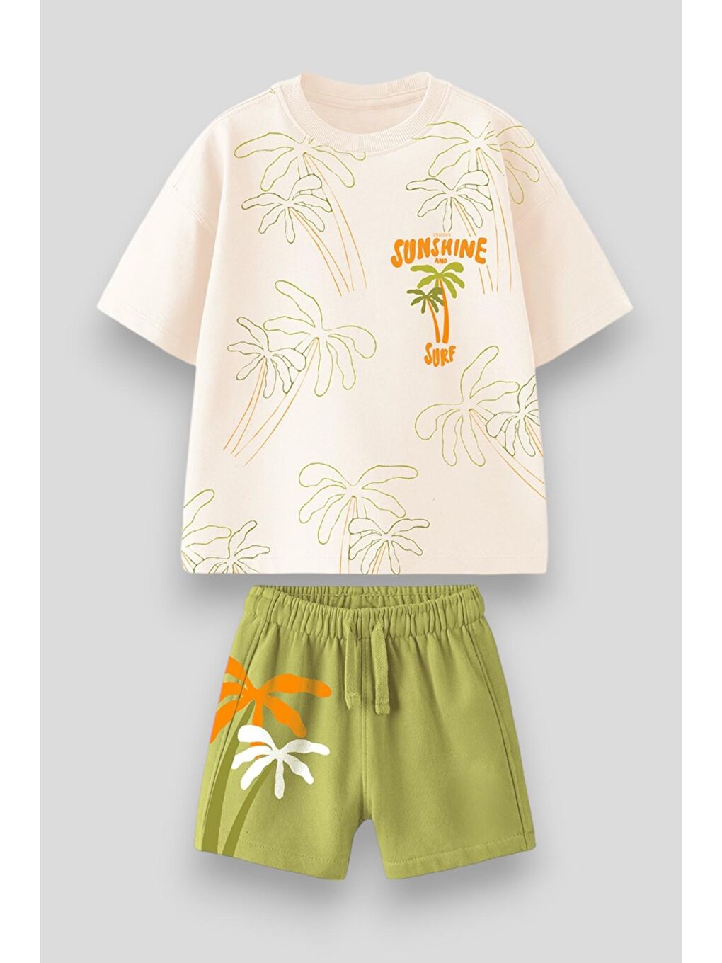 Karışık Erkek Çocuk Pamuklu Ekru Palmiye Desenli Takım - “Sunshine & Surf” Temalı T-Shirt Ve Yeşil Şort