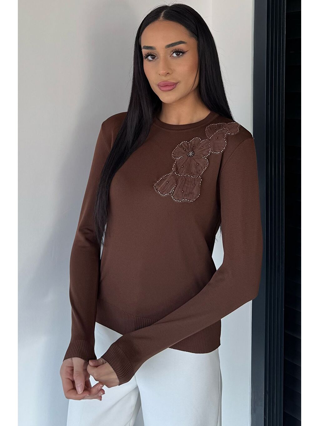 Kahverengi Kadın Bisiklet Yaka Çiçek Figürlü Triko Bluz-1