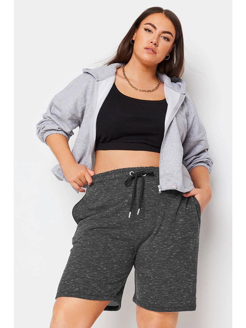 Gri Büyük Beden Cepli Beli Büzgülü Rahat Kesim Şort 303202