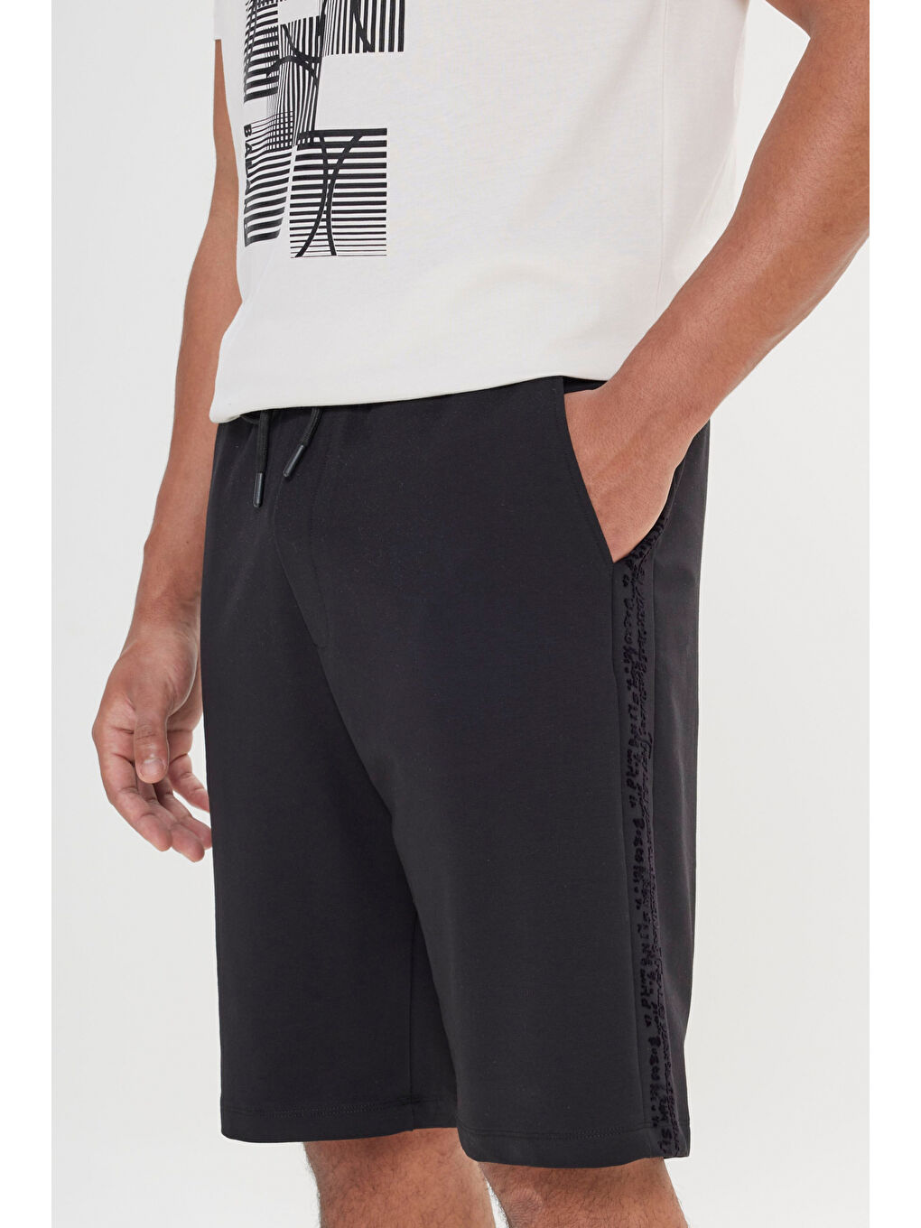 Erkek Siyah Standart Fit Normal Kesim Casual Örme Şort-5