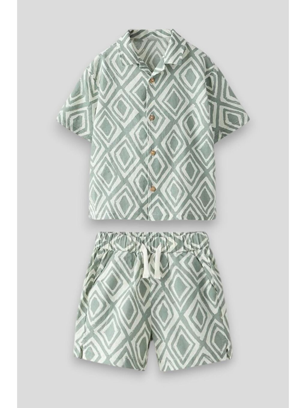 Yeşil Erkek Çocuk Pamuklu Geometrik Desenli Şortlu Gömlek Takım – Yazlık Rahat Kesim