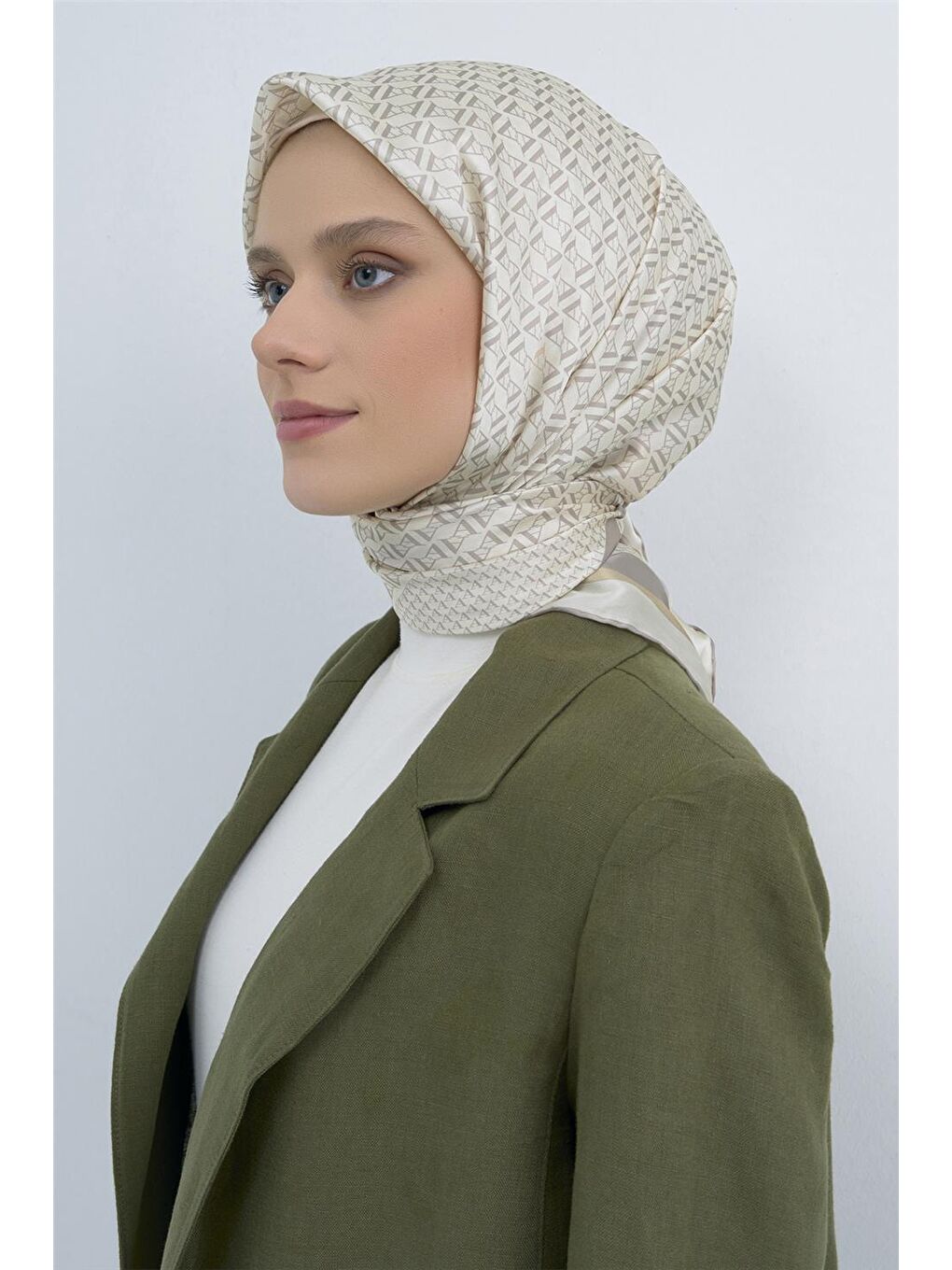 Ekru Saf İpek Sura Eşarp 9502D 80-2