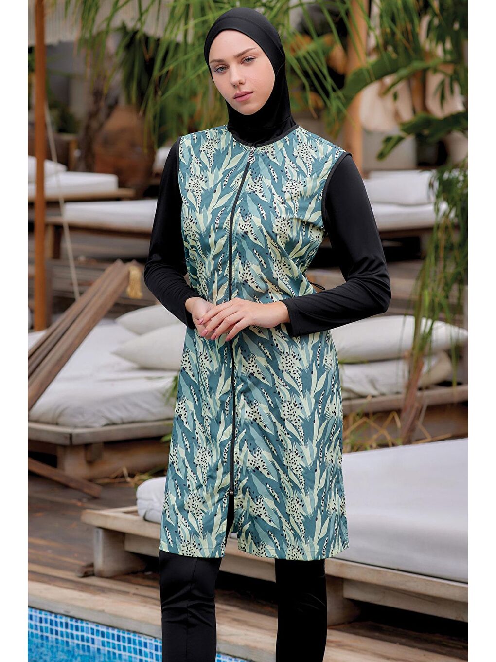 Siyah Kadın Yelekli Eşarplı Tesettür Mayo