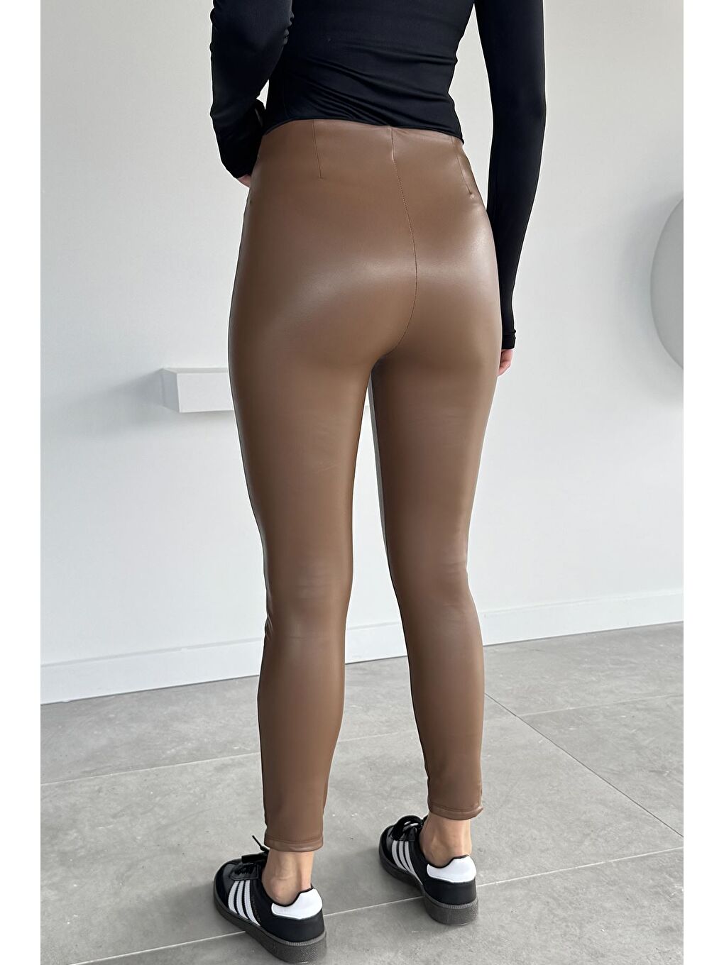 Kahverengi Kadın Şardonlu Bel Bağcıklı Detaylı Deri Tayt-4