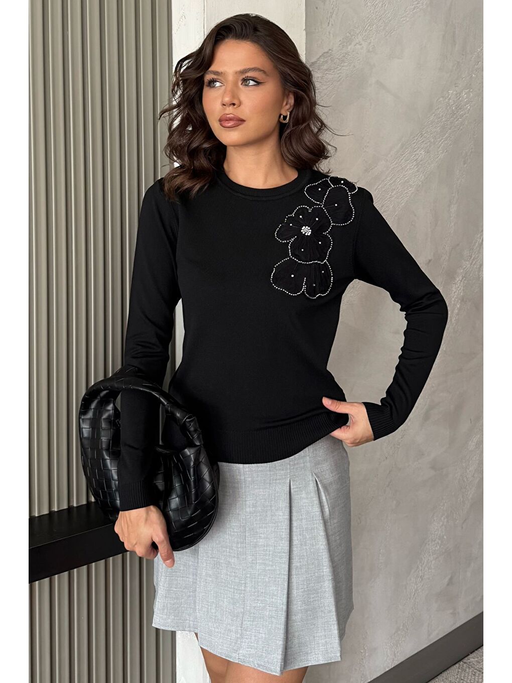 Siyah Kadın Bisiklet Yaka Çiçek Figürlü Triko Bluz