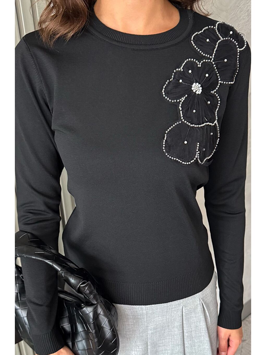 Siyah Kadın Bisiklet Yaka Çiçek Figürlü Triko Bluz-3