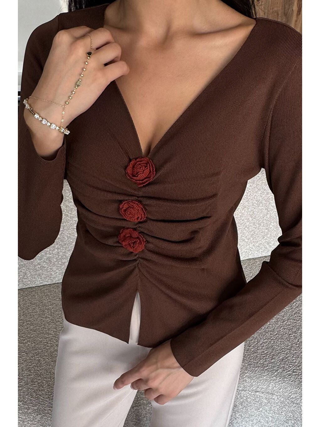 Kahverengi Ön Gül Detaylı Triko Bluz (s,m,l Uyumludur)