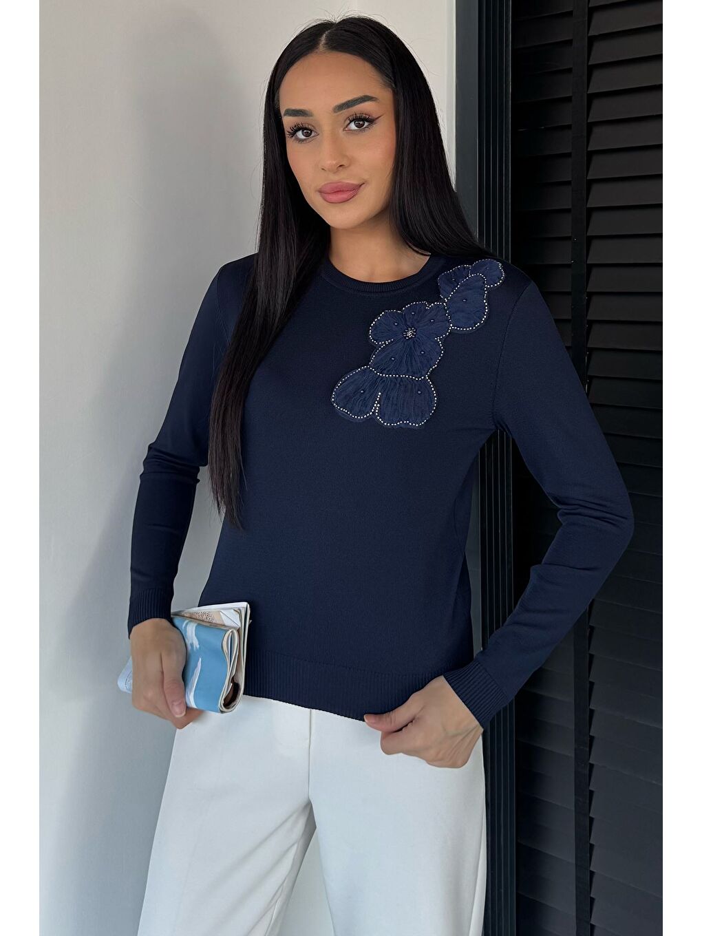 Lacivert Kadın Bisiklet Yaka Çiçek Figürlü Triko Bluz-1