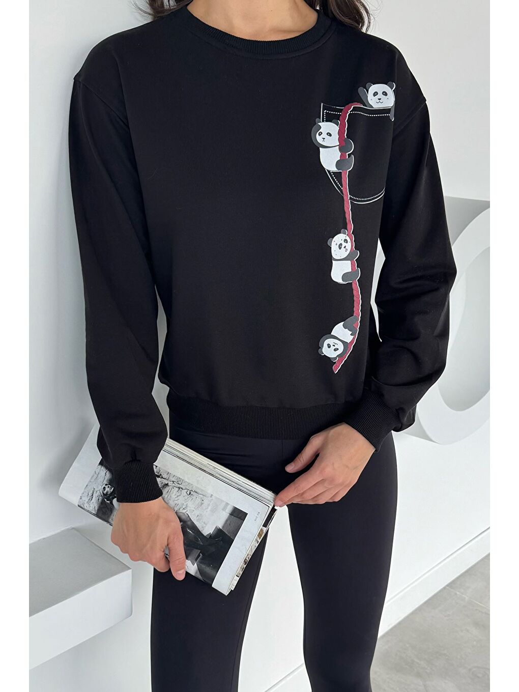 Siyah Kadın Ön Baskılı Bisiklet Yaka Sweatshirt-1