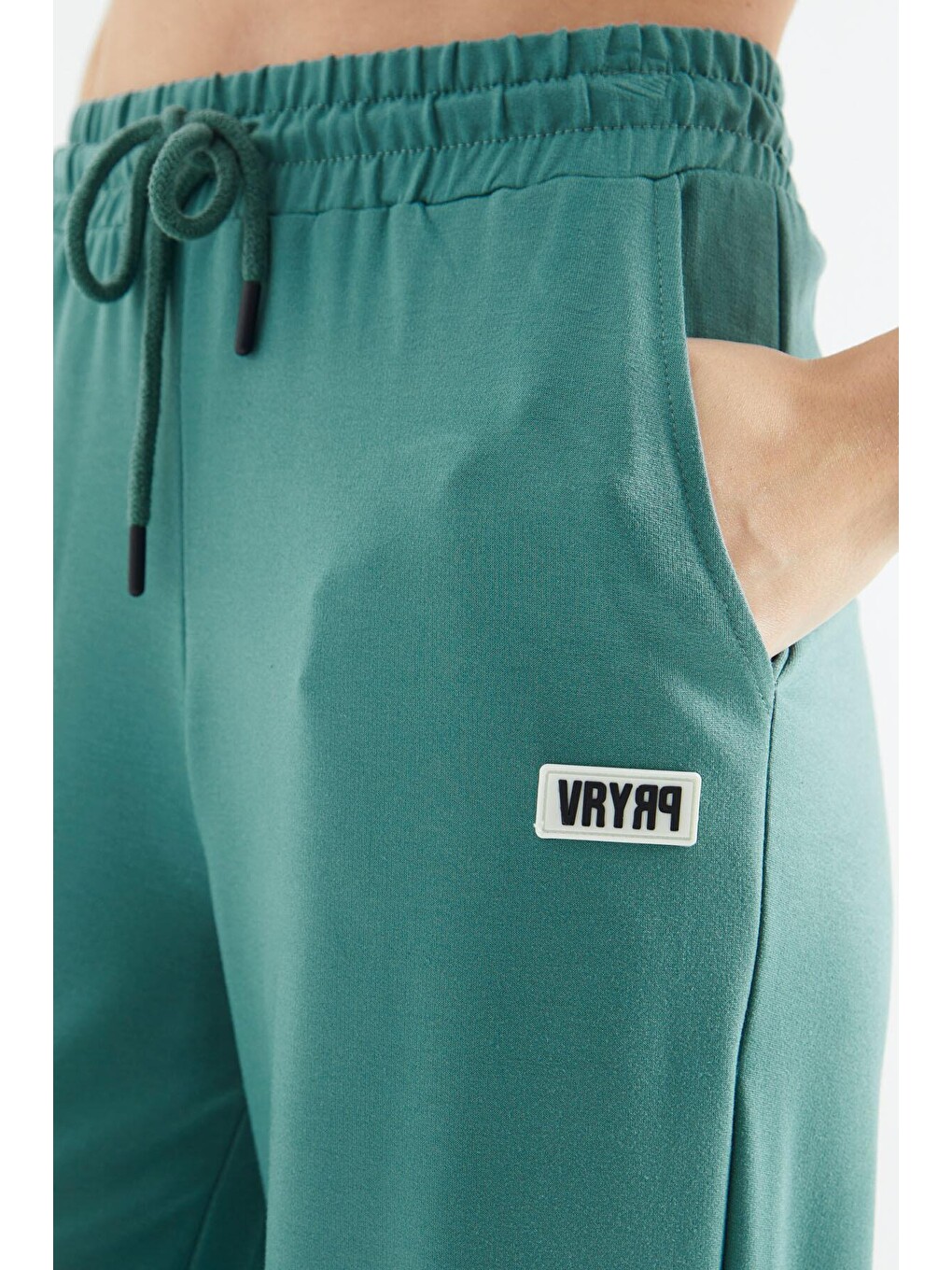 Yeşil Çağla Kapüşonlu Cep Detaylı Geniş Paça Oversize Eşofman Takım - 02372-2