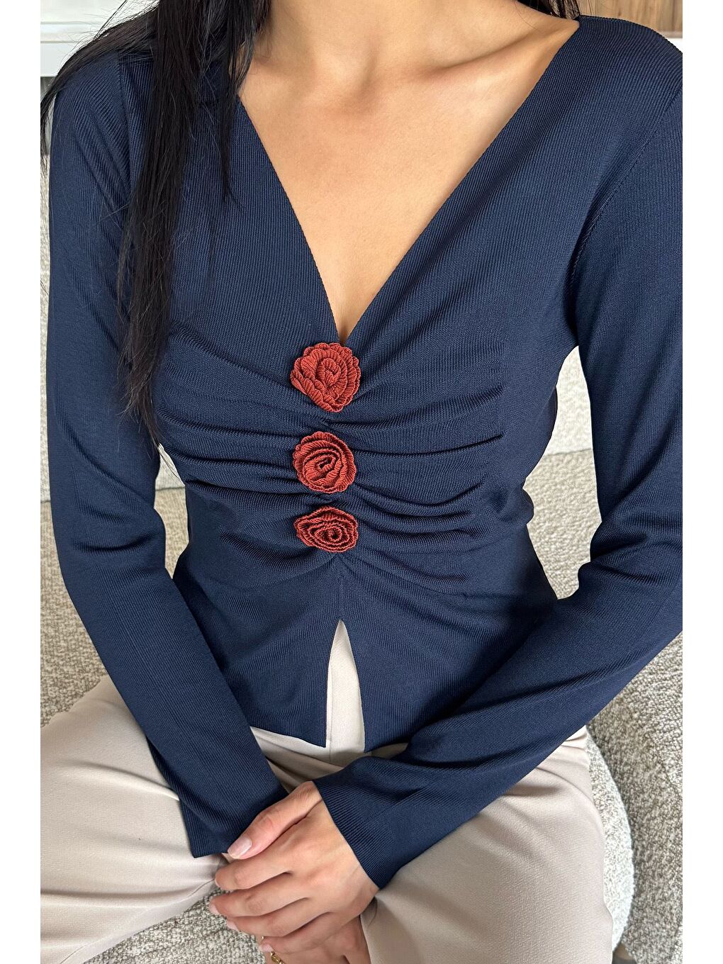 Lacivert Ön Gül Detaylı Triko Bluz (s,m,l Uyumludur)-1