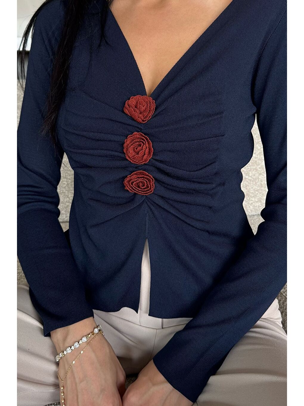 Lacivert Ön Gül Detaylı Triko Bluz (s,m,l Uyumludur)-2