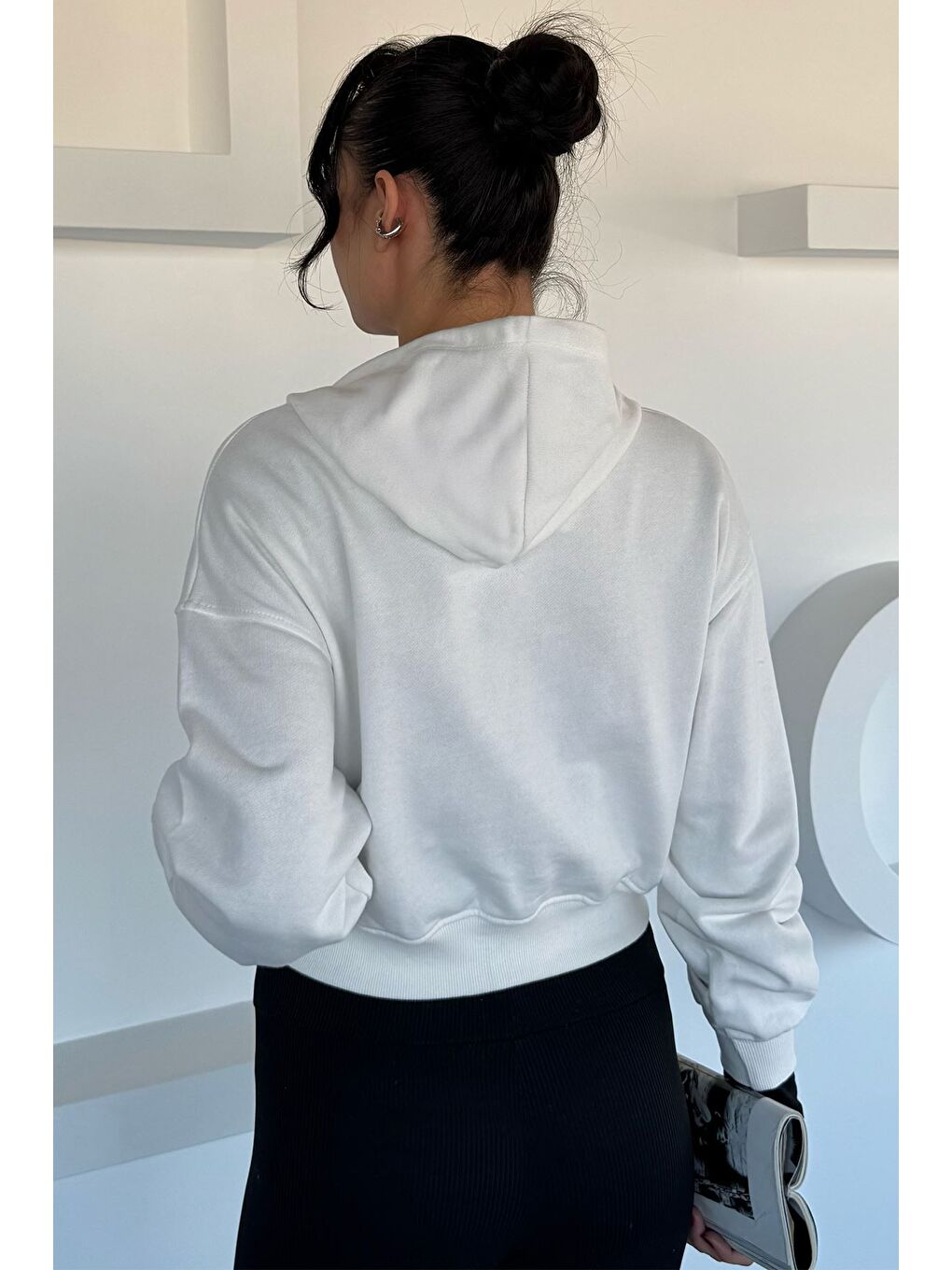 Ekru Kadın Ön Fermuarlı Kapüşonlu Çift Cepli Sweatshirt-2