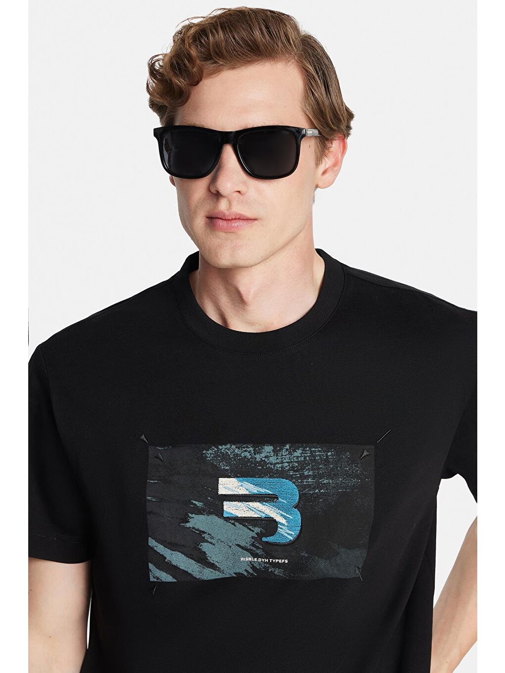 Relax Fit Rahat Kesim Pamuklu Ön Baskı Ve Nakış Detaylı Bisiklet Yaka Siyah Erkek Tişört-1