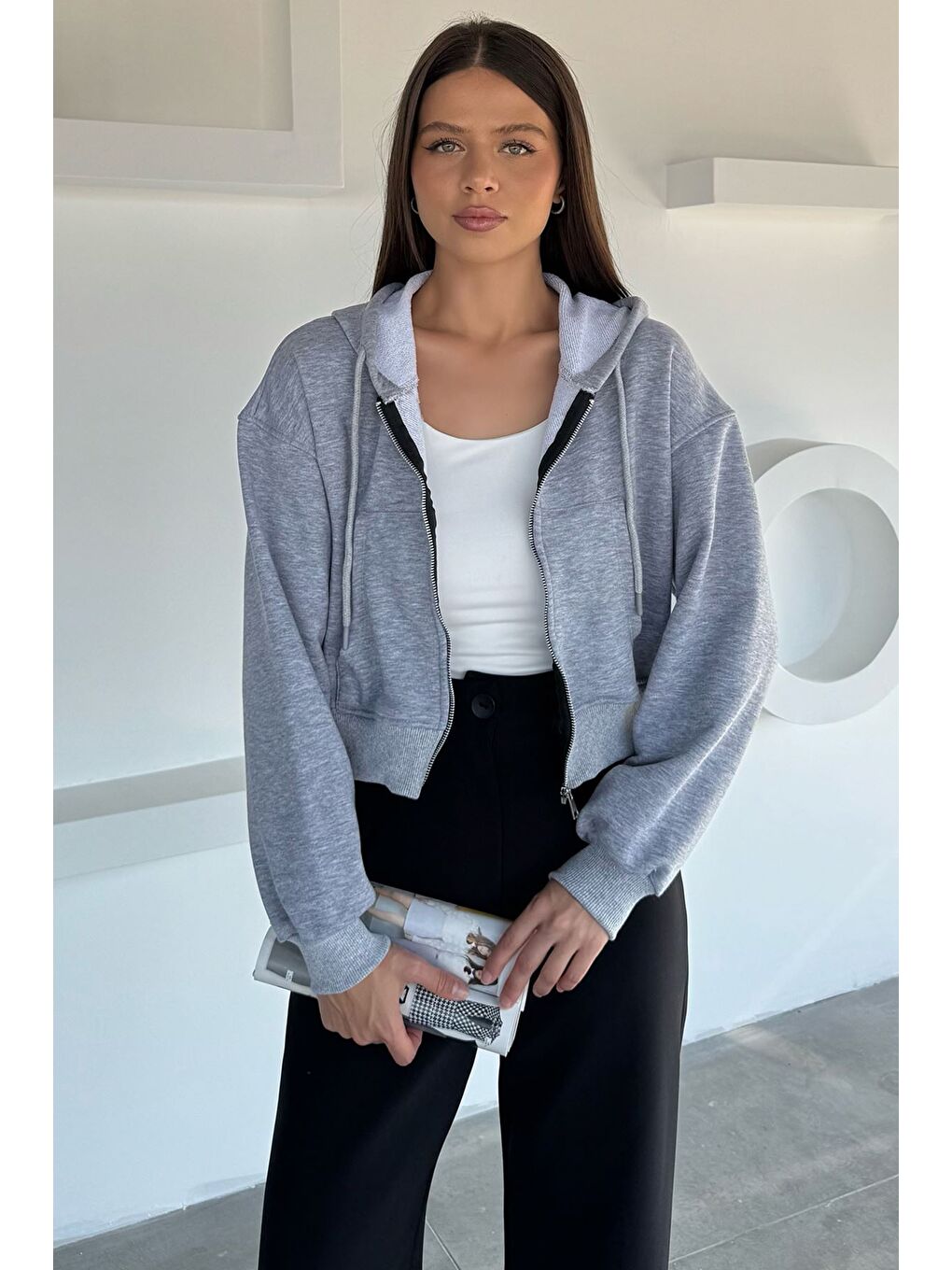 Gri Kadın Ön Fermuarlı Kapüşonlu Çift Cepli Sweatshirt-1