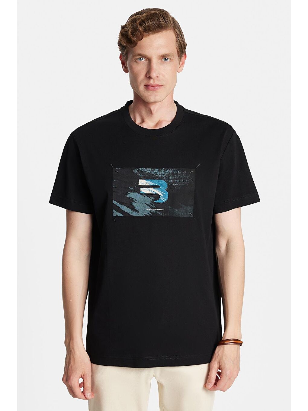 Relax Fit Rahat Kesim Pamuklu Ön Baskı Ve Nakış Detaylı Bisiklet Yaka Siyah Erkek Tişört-3