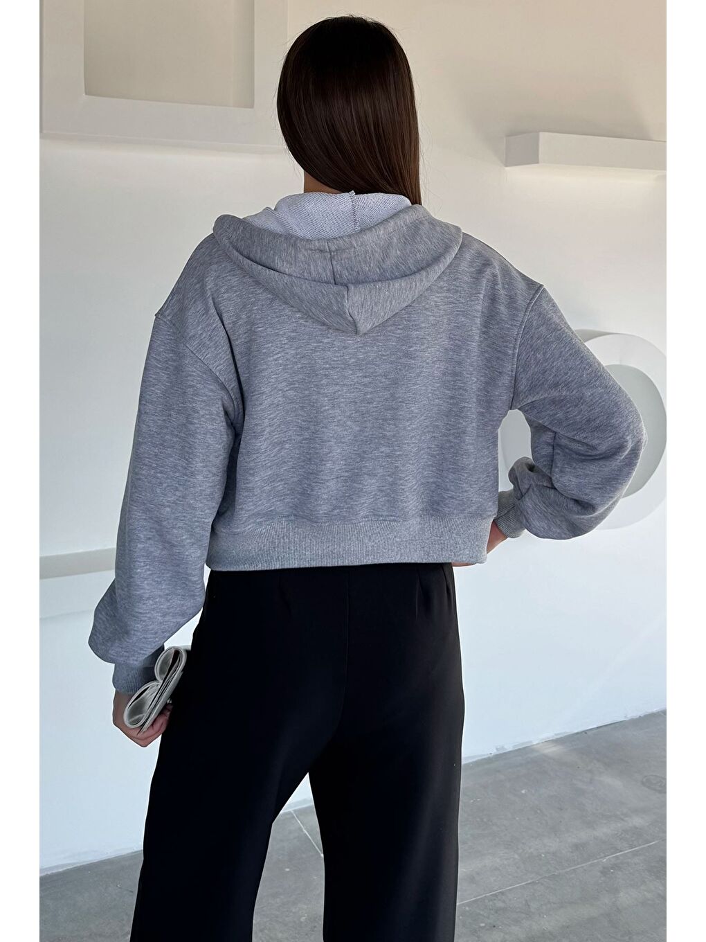 Gri Kadın Ön Fermuarlı Kapüşonlu Çift Cepli Sweatshirt-3