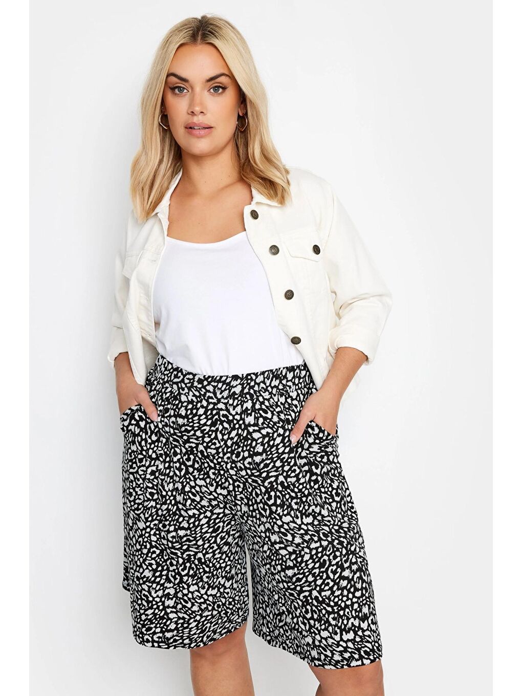 Siyah Büyük Beden Beli Lastikli Desenli Bol Kesim Elastanlı Şort 145050-1