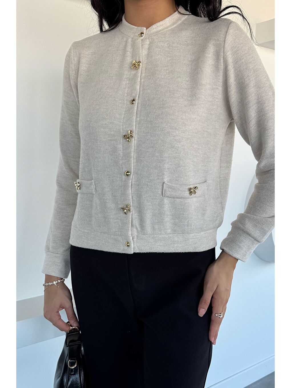 Bej Kadın Fiyonk Düğmeli Triko Hırka-2