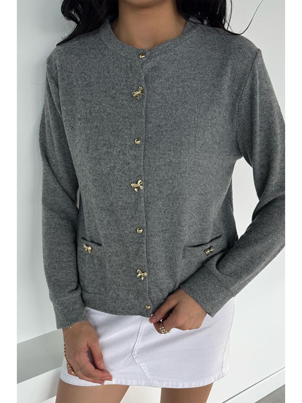 Gri Kadın Fiyonk Düğmeli Triko Hırka