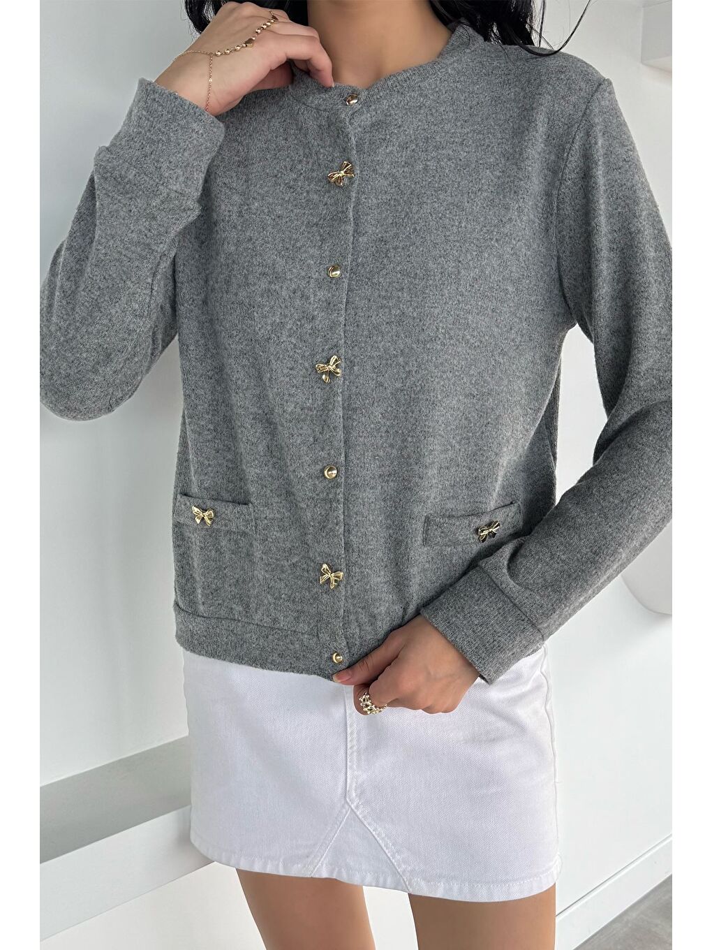 Gri Kadın Fiyonk Düğmeli Triko Hırka-2