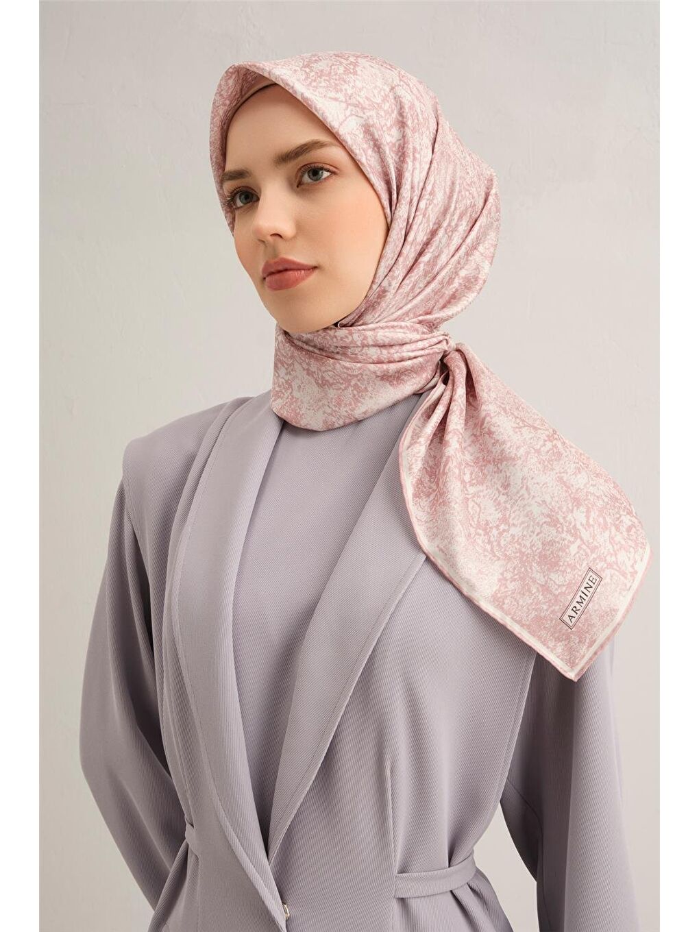 Pembe Çiçek Desenli Saf İpek Sura Eşarp 9311 86-2