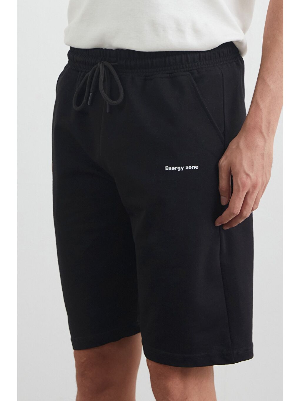 Siyah Energy Zone Baskılı Çift Cepli Şort-4