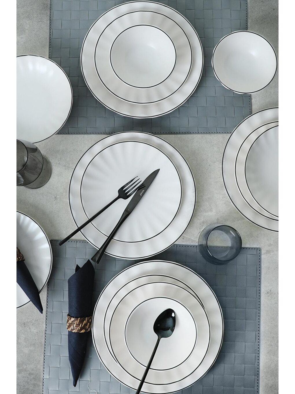 Mat Beyaz Line Sirius Yemek Takımı 24 Parça 6 Kişilik-1