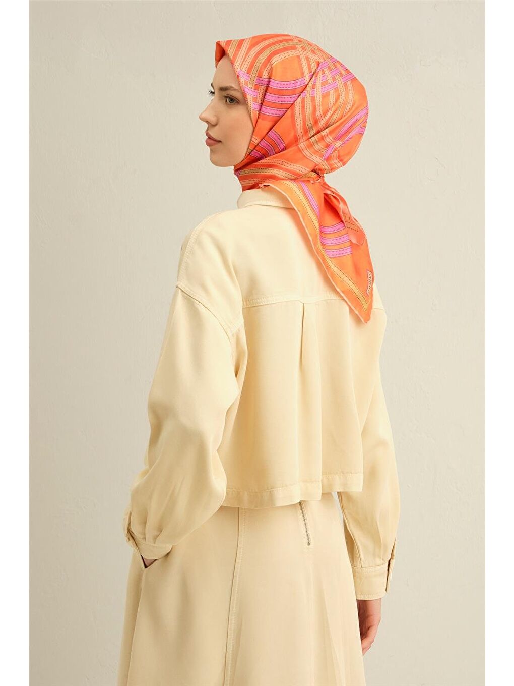 Turuncu Desenli Saf İpek Sura Eşarp 9333 31