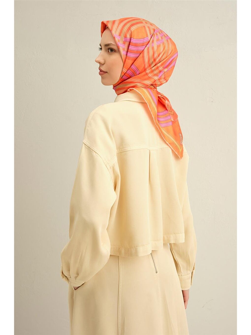 Turuncu Desenli Saf İpek Sura Eşarp 9333 31-2