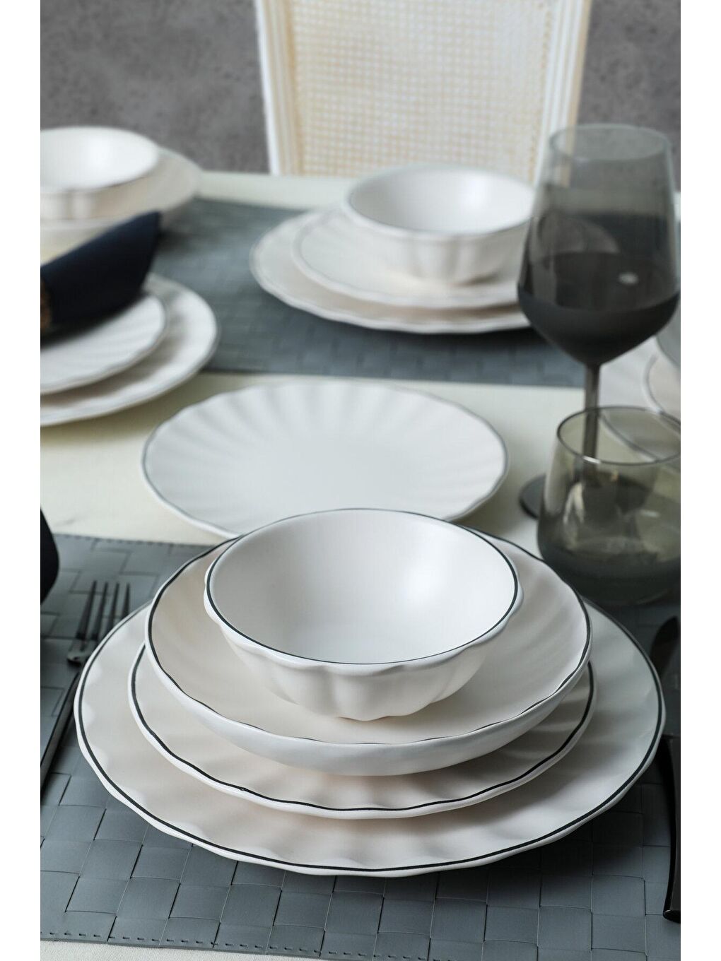 Mat Beyaz Line Sirius Yemek Takımı 24 Parça 6 Kişilik-4