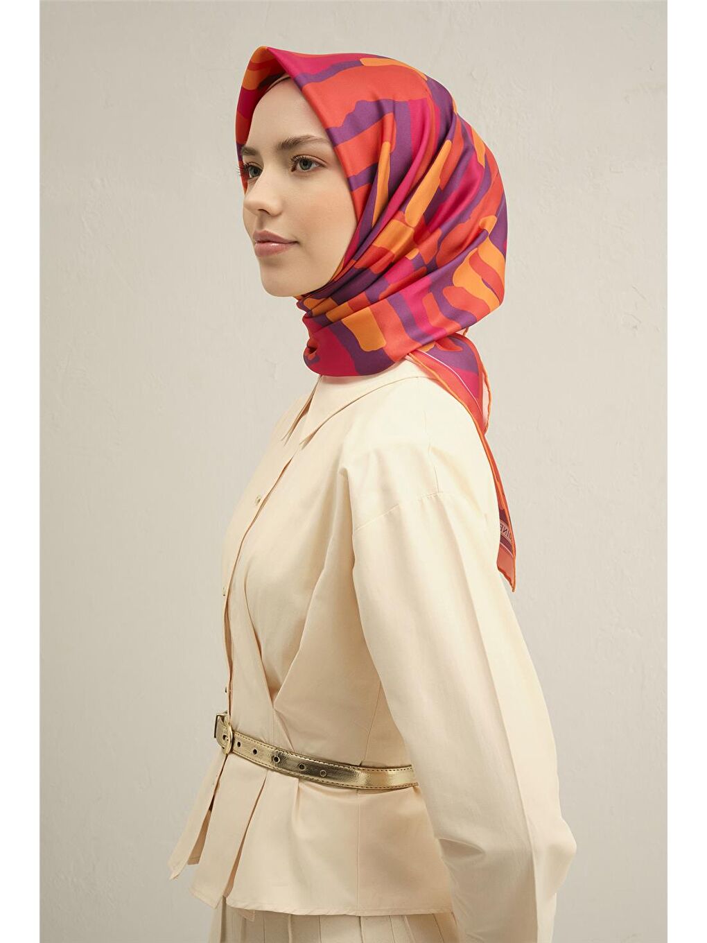 Turuncu Geometrik Desenli Saf İpek Sura Eşarp 9303 54-1