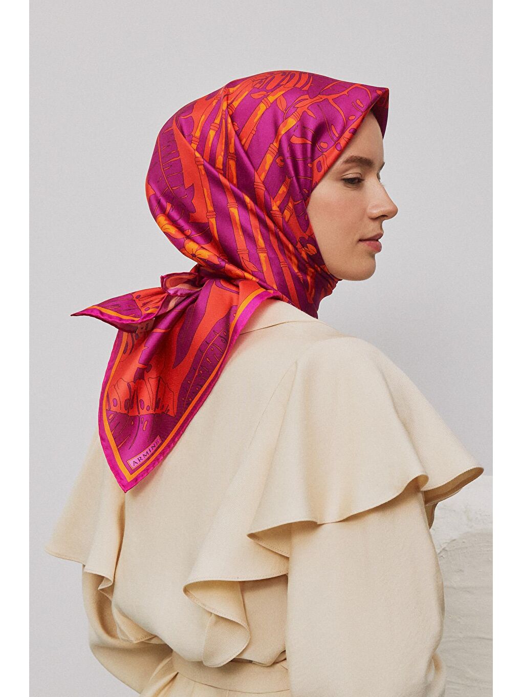 Pembe Çiçek Desenli Saf İpek Twill Eşarp 9353 07