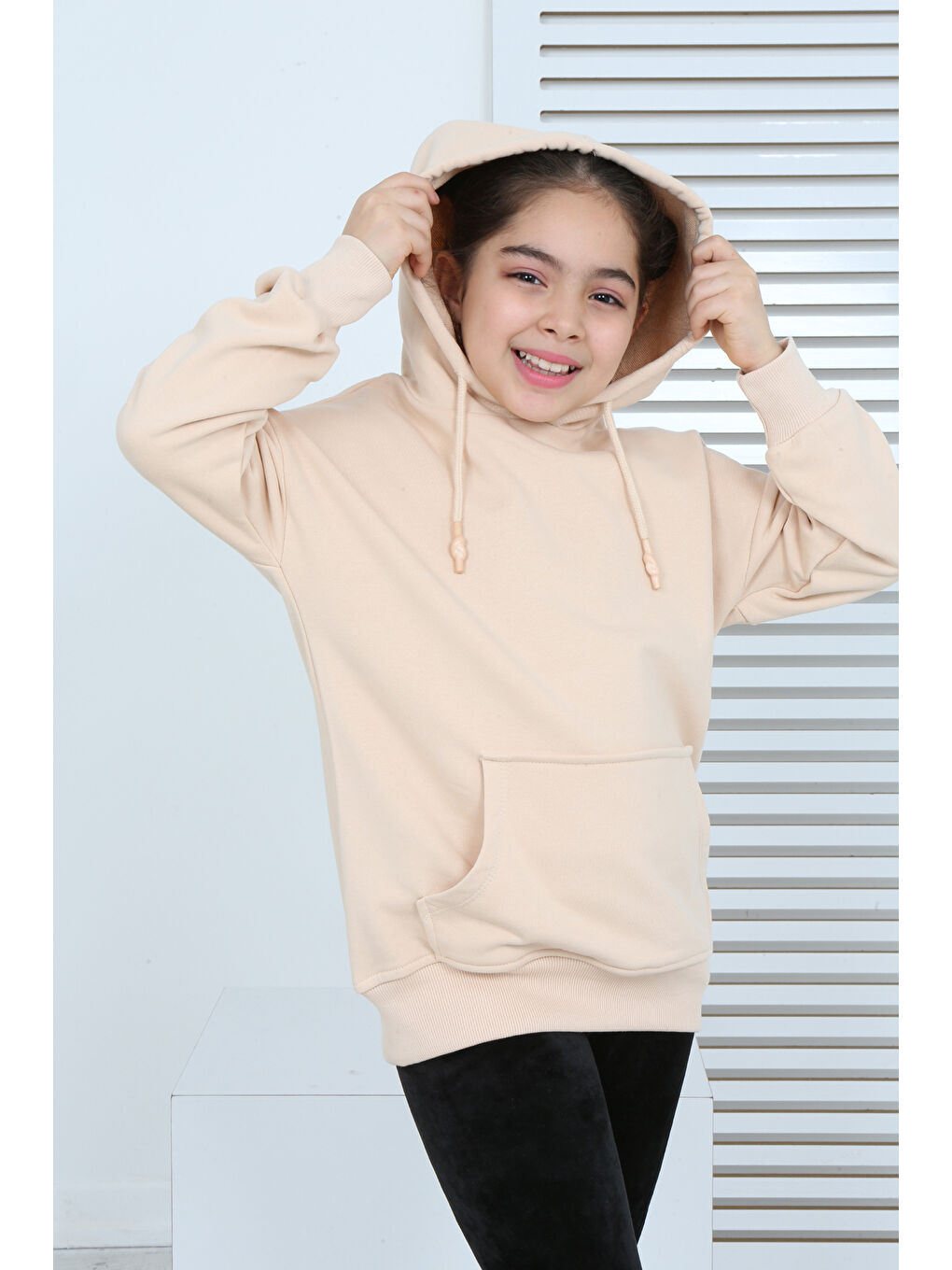 Bej Kız Çocuk Kanguru Cepli Sweatshirt-4