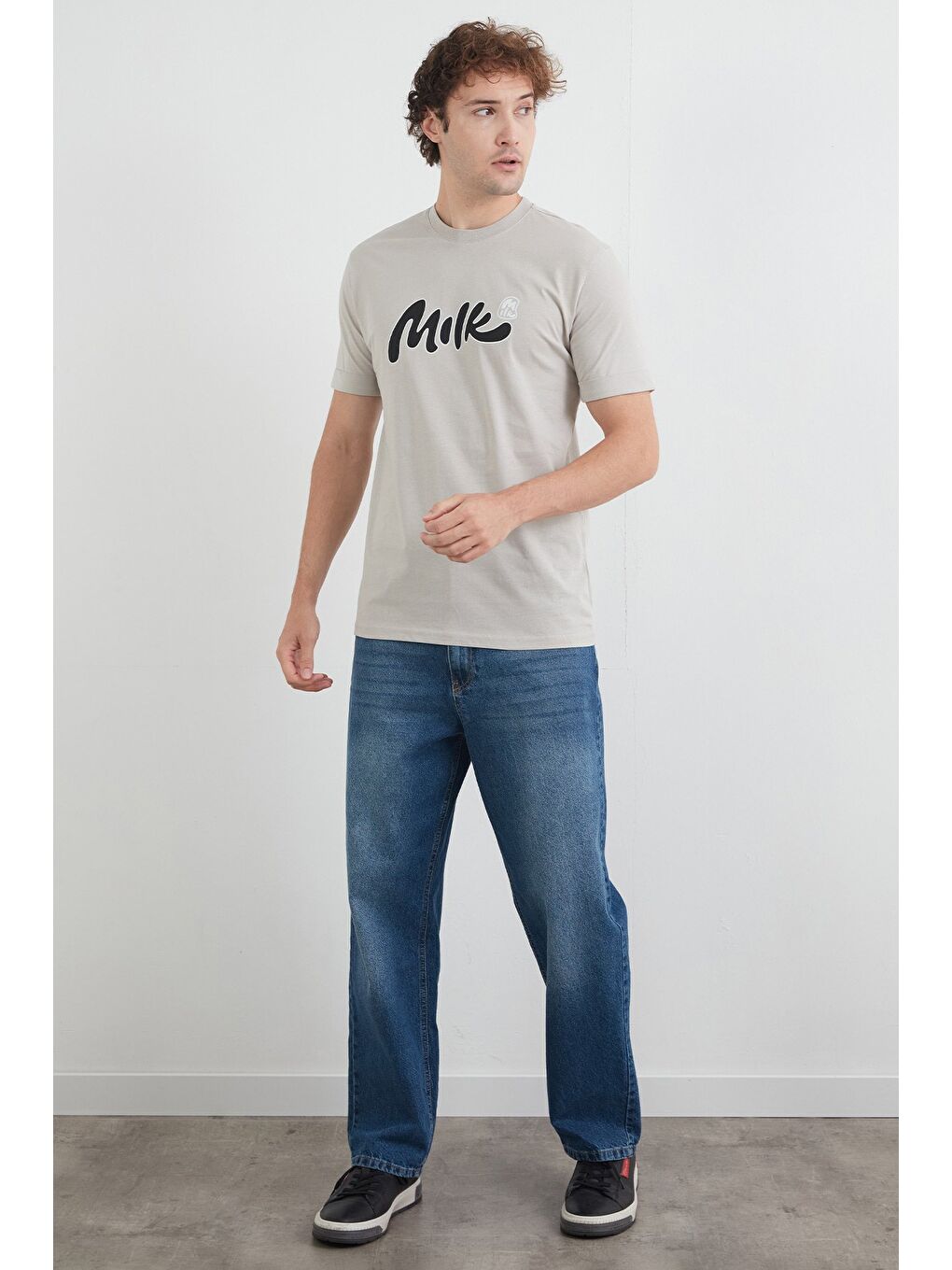Gri Milk Baskılı Bisiklet Yaka Tişört-1
