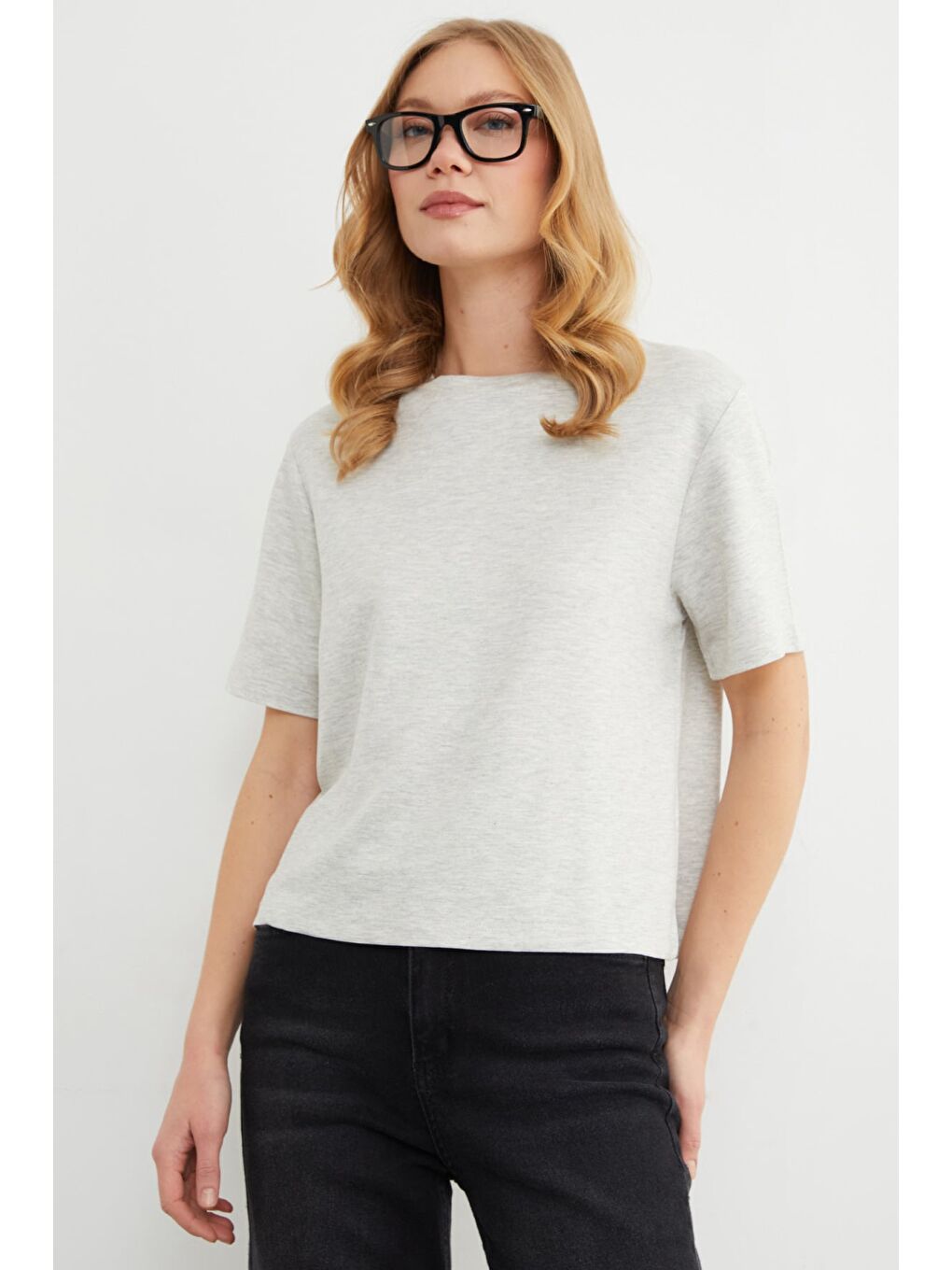 Gri Basic Bisiklet Yaka Modal Tişört