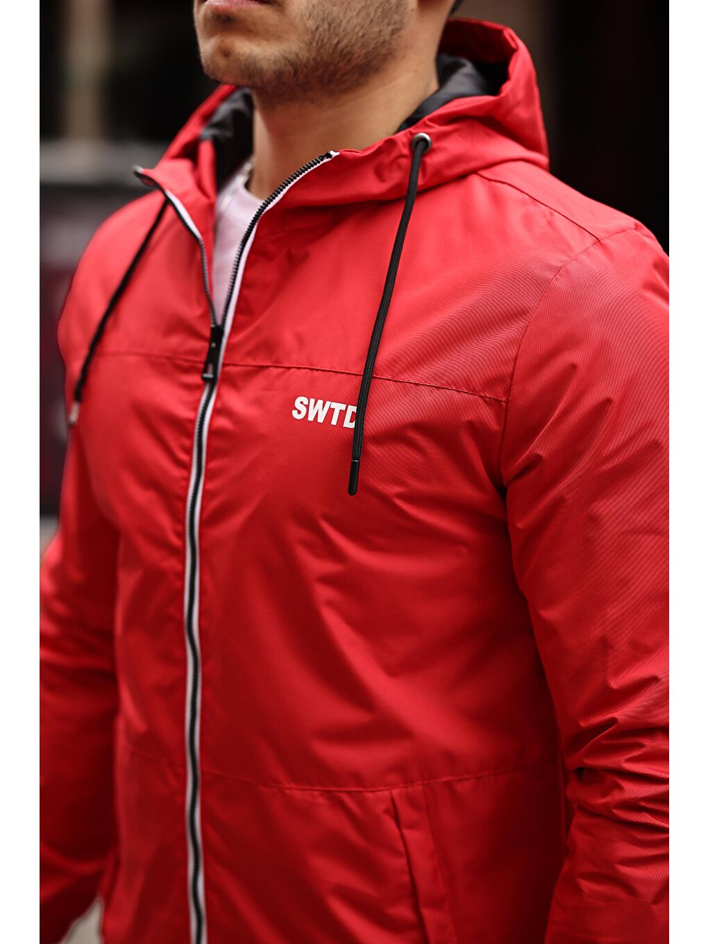 Kırmızı Baskılı Yağmurluk Mevsimlik PLDP 2917-3