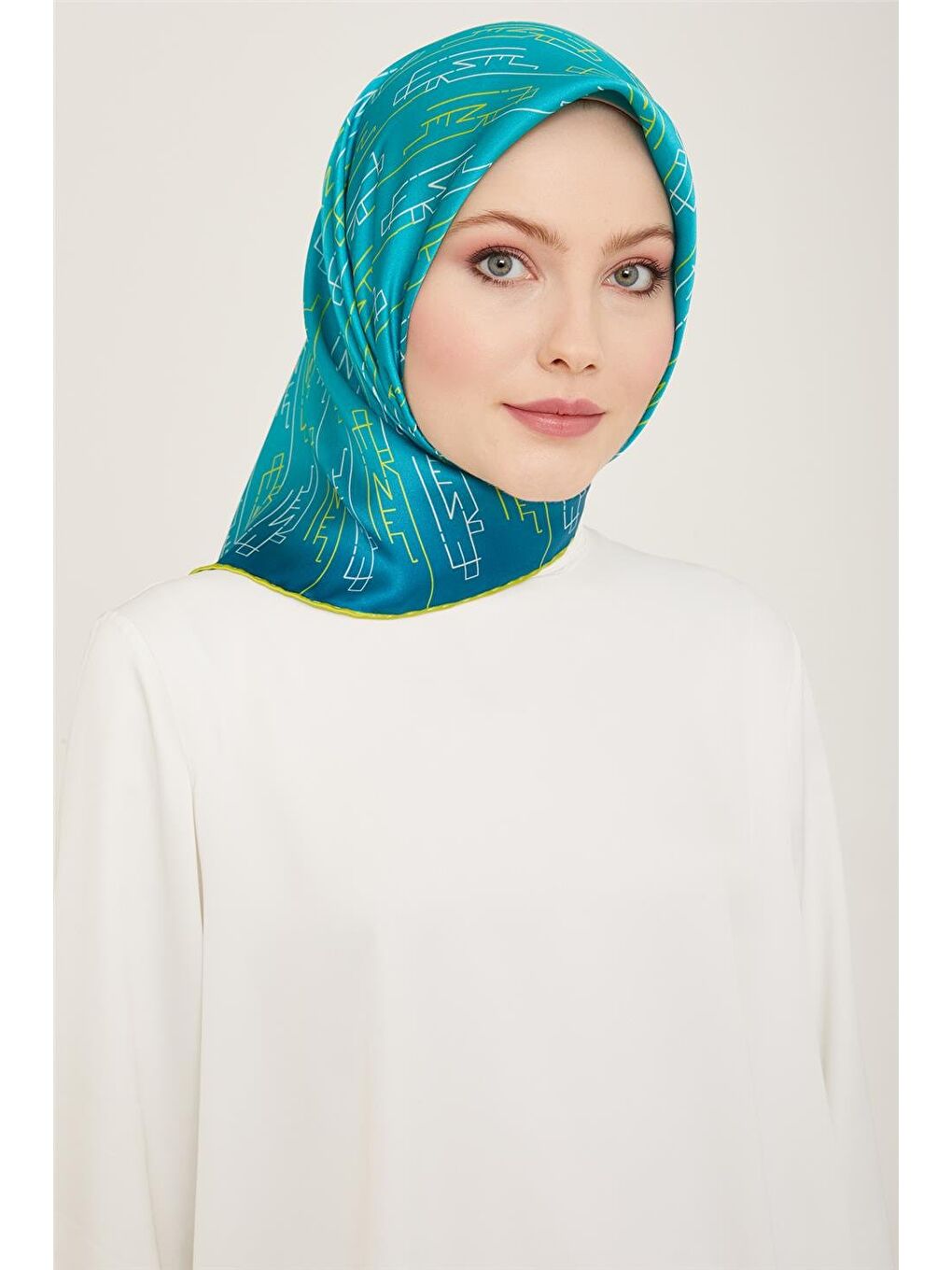 Yeşil Klasik Desenli Twill İpek Eşarp 24Ya9142 53 36