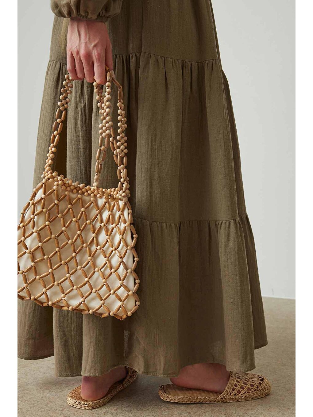 Bej Önden Düğmeli Vizon Müslin Elbise-4