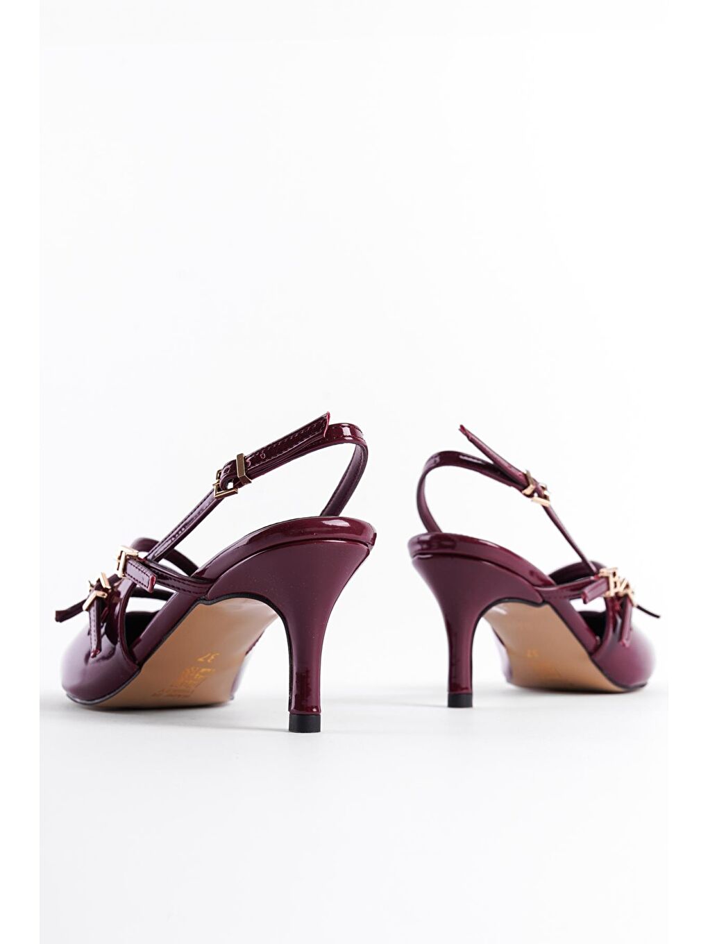 Bordo Sivri Burunlu Orta Topuklu Tokalı Rugan Kadın Ayakkabı-2