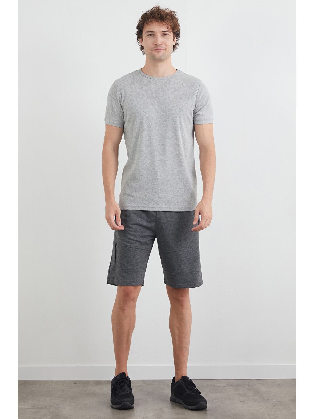 Antrasit Beli Bağlamalı Cebi Fermuarlı Şort-1