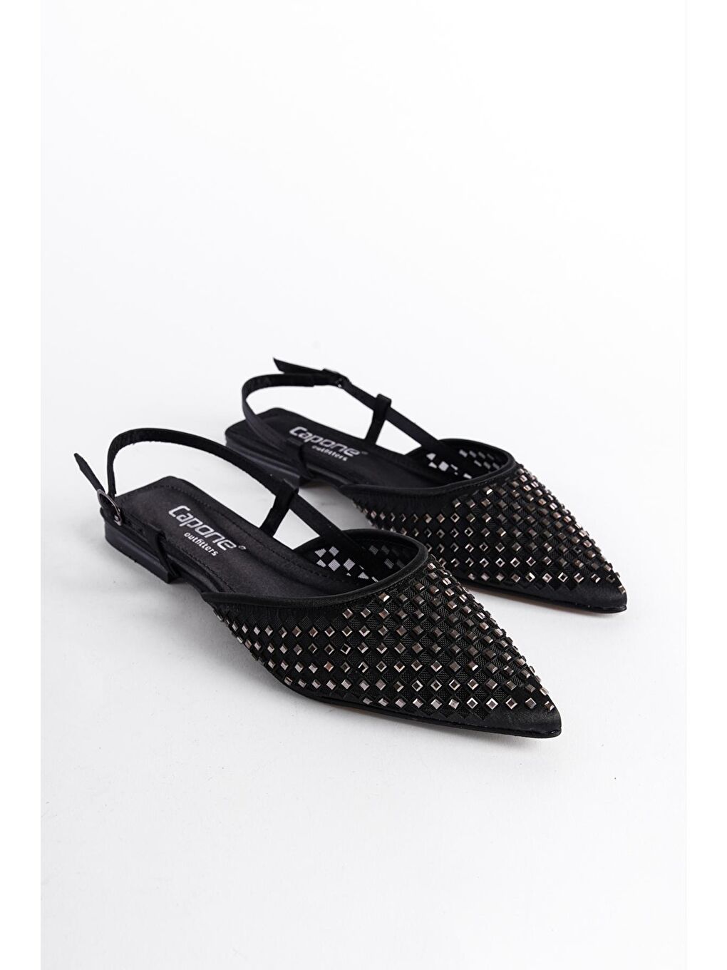 Siyah Sivri Burunlu Taşlı Saten Babet