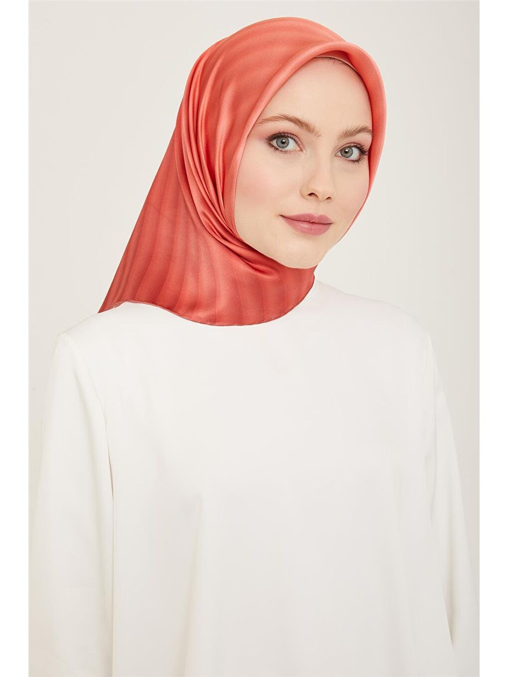 Turuncu Klasik Desenli Twill İpek Eşarp 24Ya9150 4 04