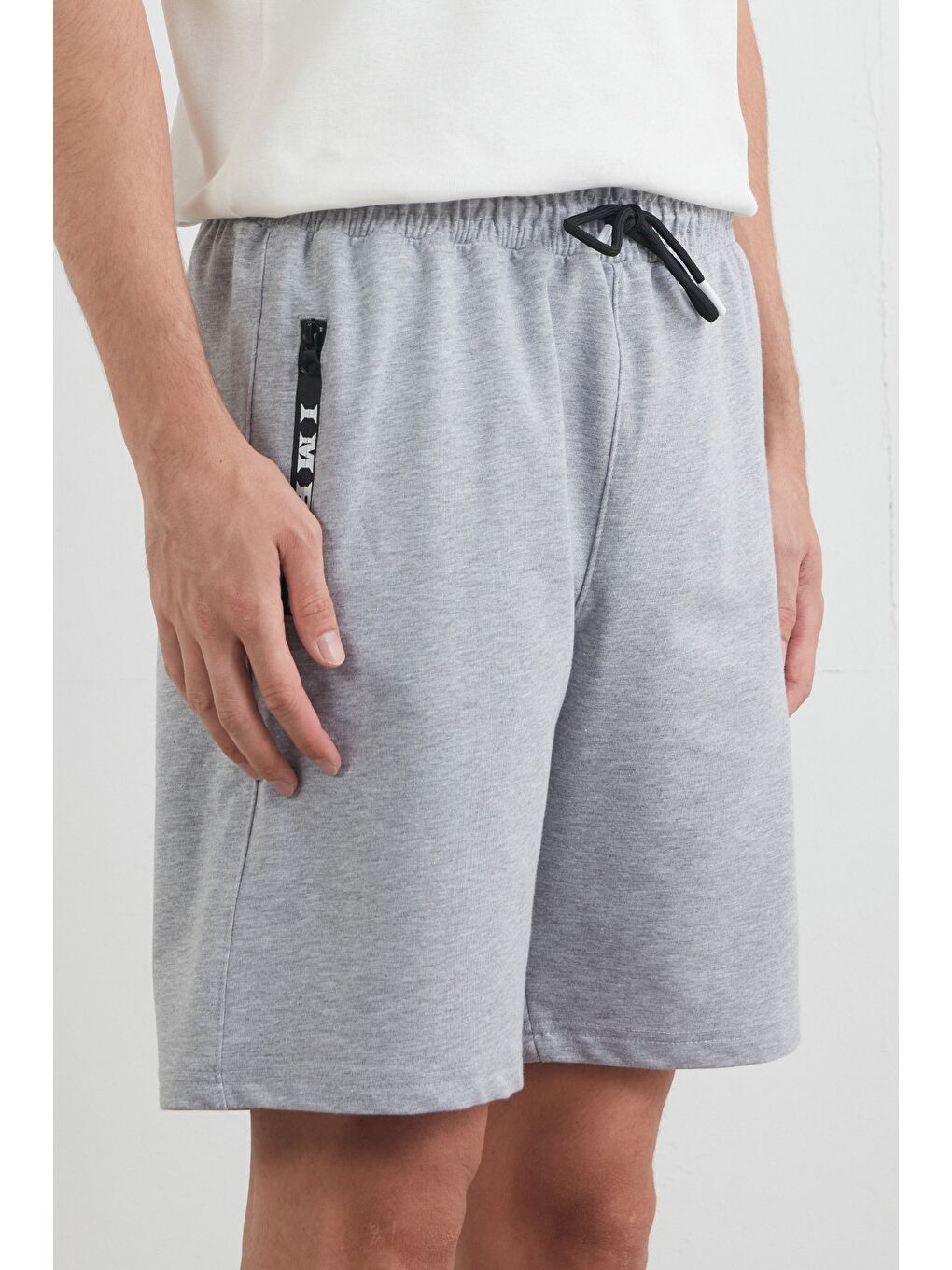 Gri I`m Fast Baskılı Cebi Fermuarlı Şort-4